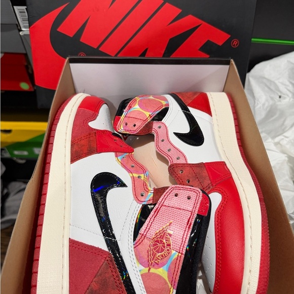 Jordan 1 Spider-Man High-Top Sneakers Brand New Size 7y - Picture 6 of 6